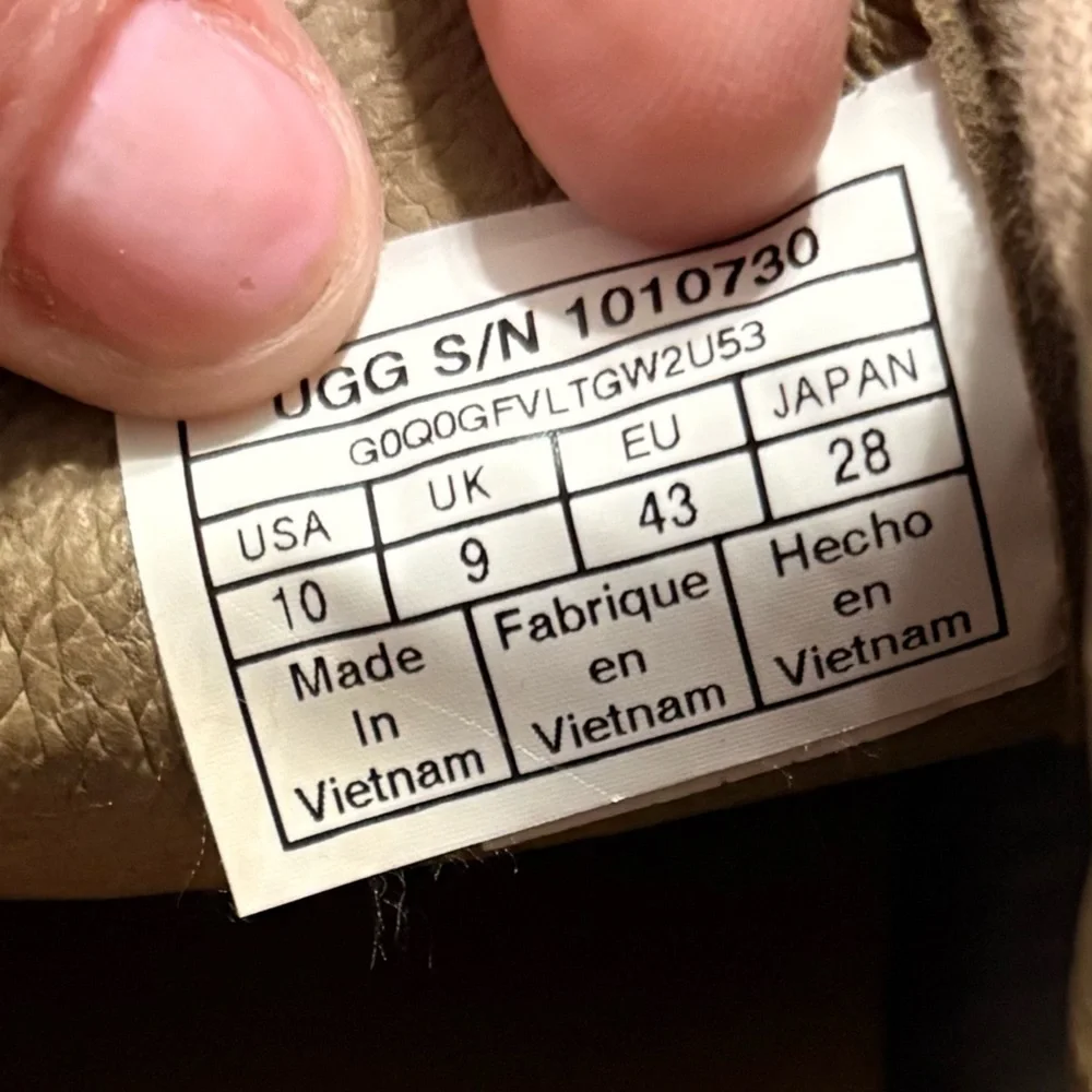 🔥 UGG HyperWeave Sneakers – Men’s Size 10 | Premium Suede & Woven Design
